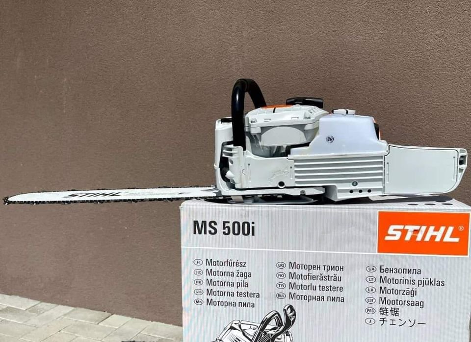 STIHL MS 500i 63 cm chainsaw.
