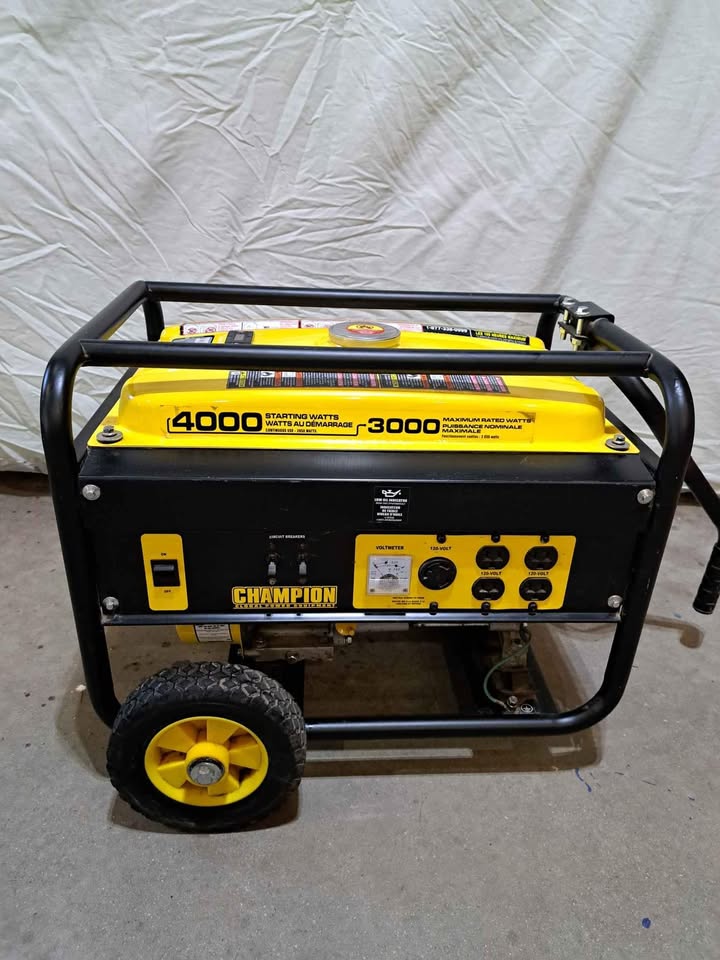 Champion 4000   3000 Watt Generator